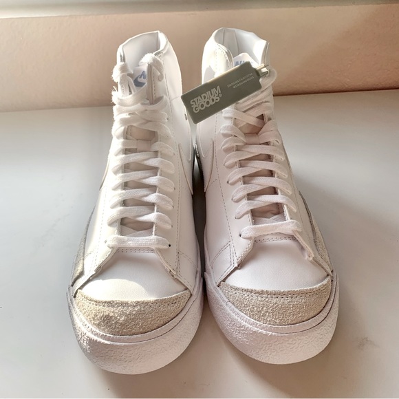 Women’s Blazer Mid ‘77 SE ‘Sisterhood White Metallic Silver’ - Picture 9 of 9